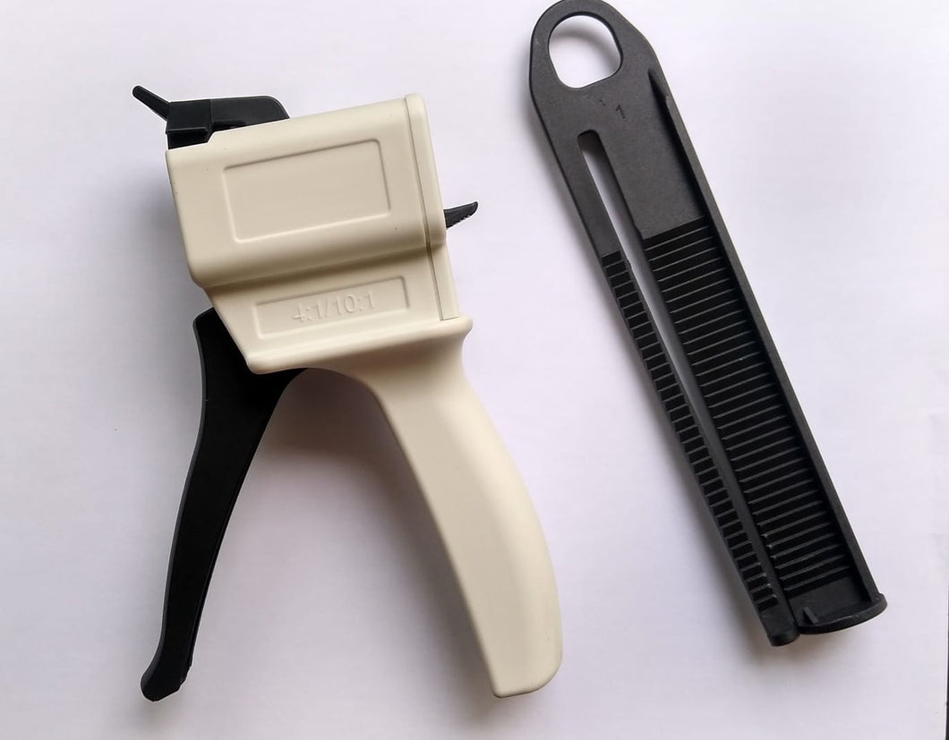 DISPENSADOR/PISTOLA PARA ADHESIVO DE SUPERFICIE SOLIDA